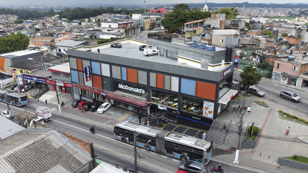 strip mall grajau di gaspi e mc donalds